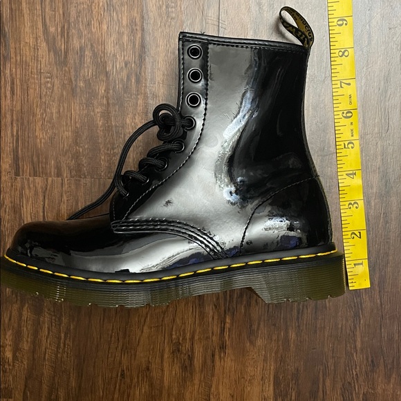 NEW Dr. Martens Docs Black Patent Leather unisex Boots Ladies 6 - Picture 14 of 15